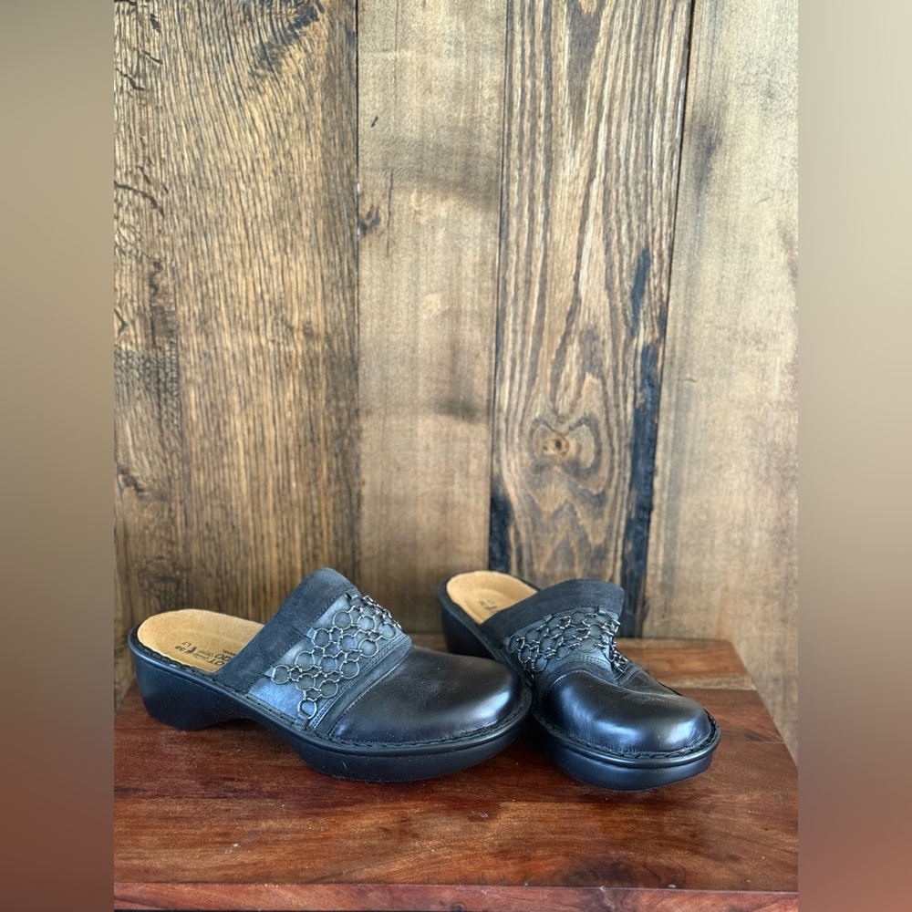 Naot Black Leather Comfort Clogs | Size 38 / US L7